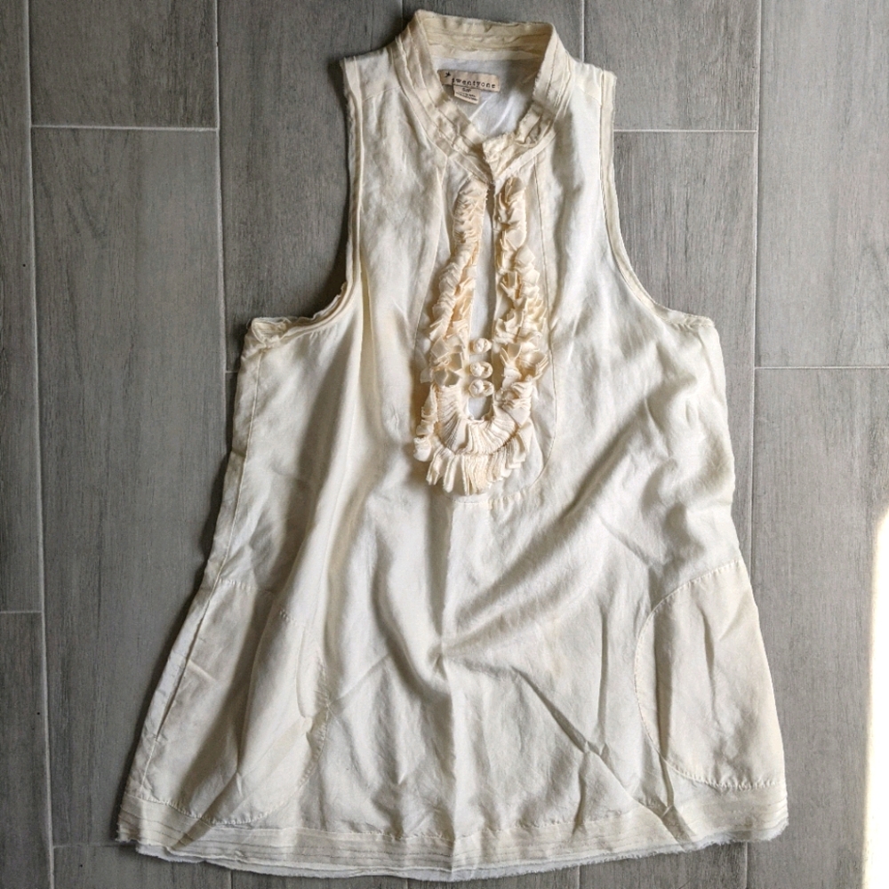 Forever 21 blouse with pockets